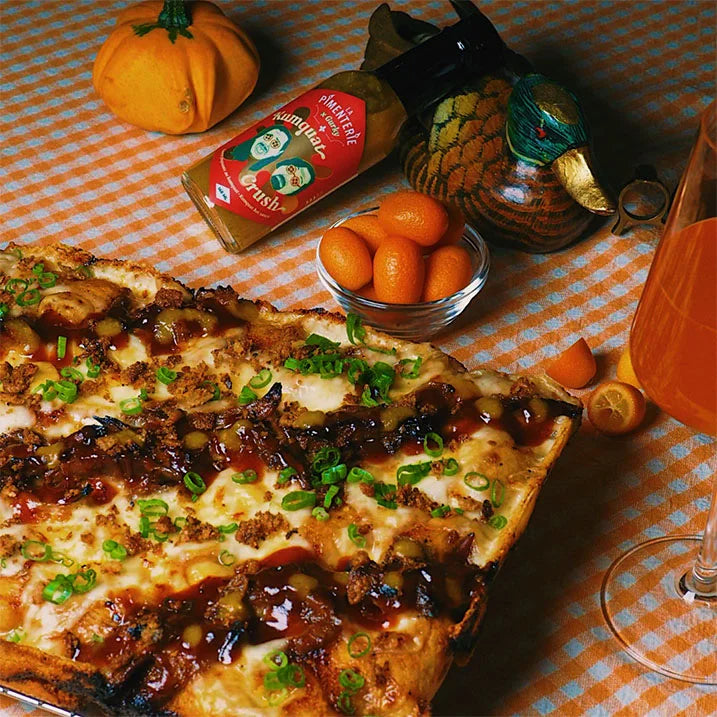 PIZZA BBQ À L’ORANGEADE, AU CANARD CONFIT ET KUMQUAT CRUSH